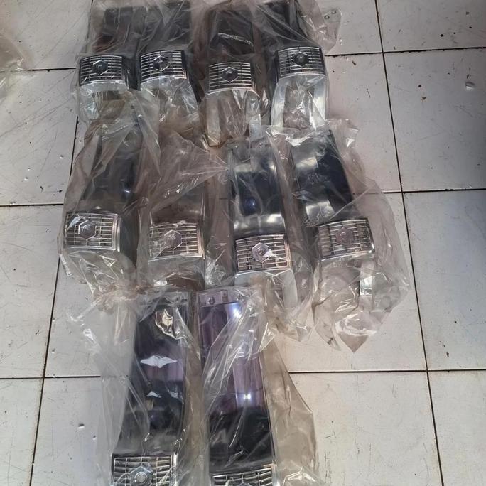 SATU BIJI HIDUNG VESPA PX PS BY UTAH ORIGNAL NOS PLASTIK CAKEP RARE CHROME CAKRA