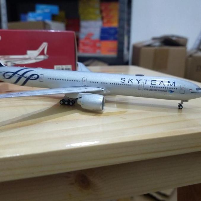 moqeelcuan / Garuda Indonesia Boeing 777-300er PK-GII Skyteam Livery NG Model 1:400 Diskon