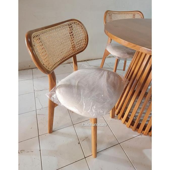 Terlaris Meja Makan Set , Meja Makan Bulat , Meja Makan Jati