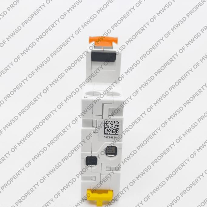 verazoo / Schneider Electric RCBO Slim DOMD01620 20A 1PN 30mA 4500A Putih dengan Perlindungan ELCB d