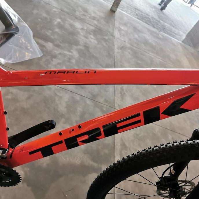 trek bike marlin 6 merah size m murah