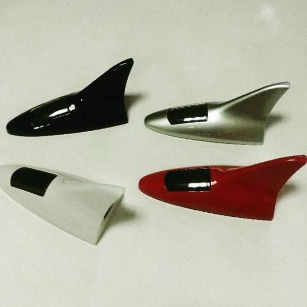 Antena mobil model sirip hiu shark fin tenaga surya matahari solar cell lampu LED D01 HITAM PUTIH SI