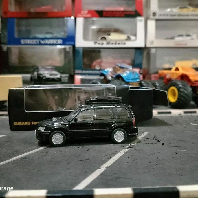DIECAST MODE MODEL SUBARU FORESTER STI VERSION BLACK SWAP VELG MINUS AG27