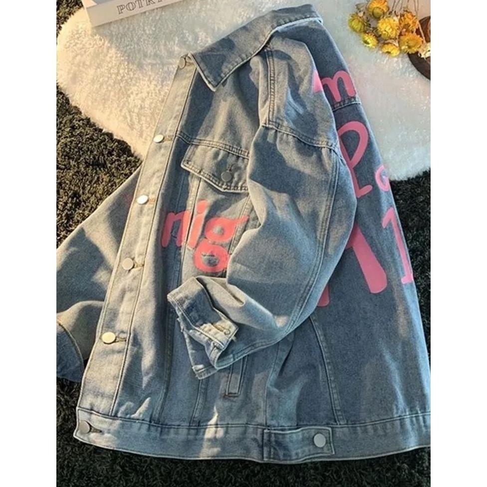 promo terbaru jaket denim wanita dengan pola tulisan kekinian / jaket denim wanita dengan gaya moder