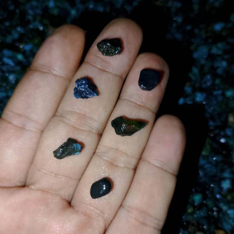 HOT DEALS batu bacan doko campur palamea hitam lebih kurang 0.1gr  sangat kecil asli natural, batu y