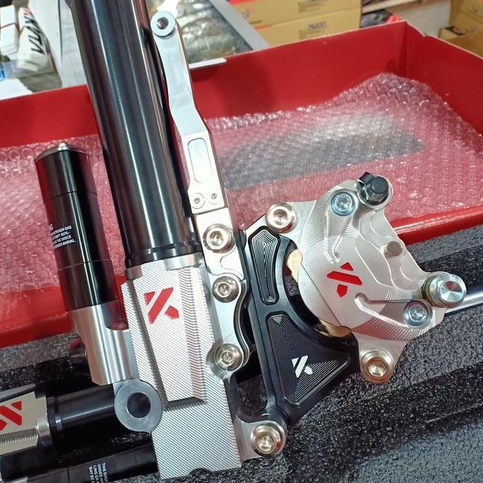 arjunkashop- bracket kaliper 2p ktc kytaco disc 260mm vario beat scoopy genio shock suspension sff-0