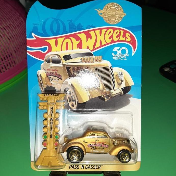 hotwheels pass n gasser gold 50th