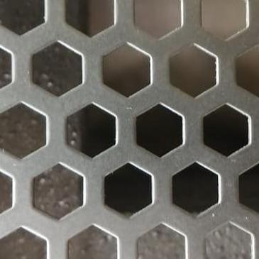 Plat Ram GRILL Box Speaker 1X2 meter SEGI ENAM HANYA GOJEK