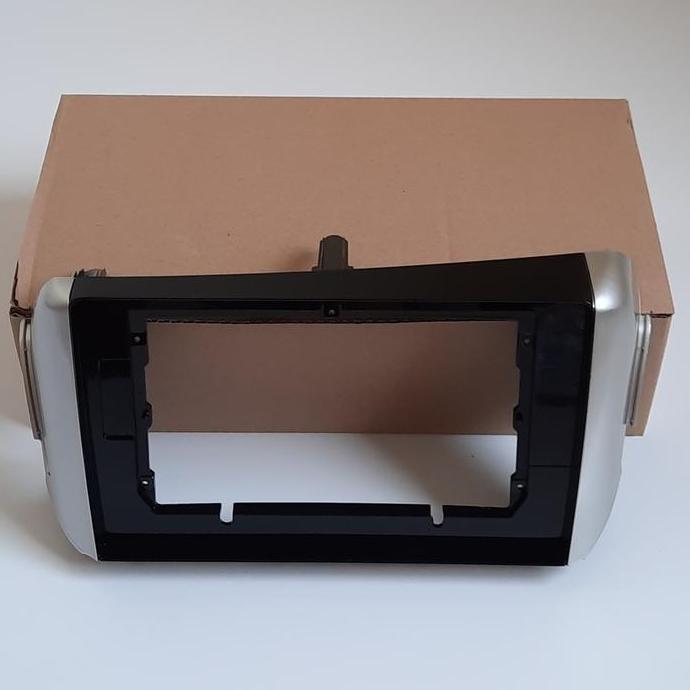 Frame Headunit 9 dan 10 Inch Innova Reborn