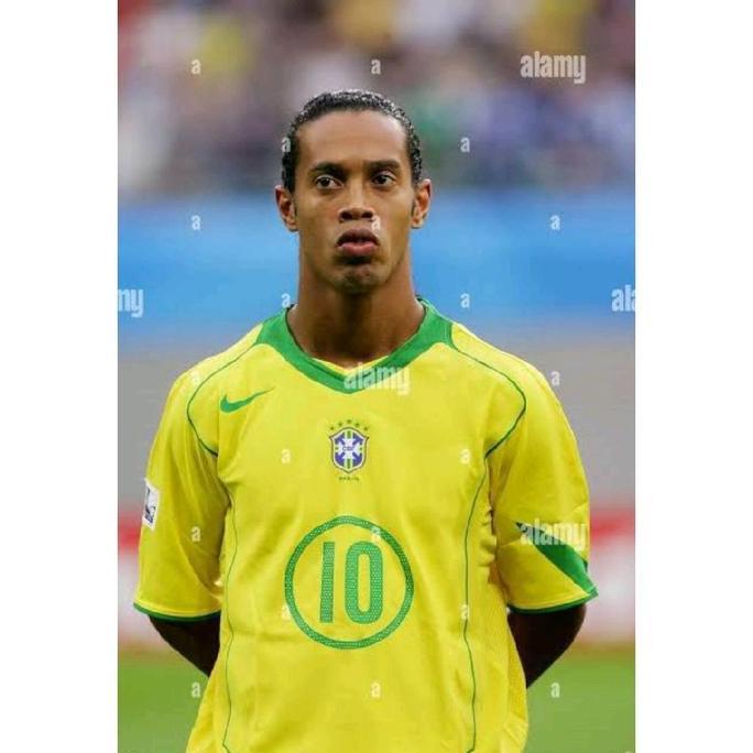 Jersey Original Nike Brazil CBF Home Reissue Player Issue 2004 Limited Edition Brasil Ronaldinho 10 