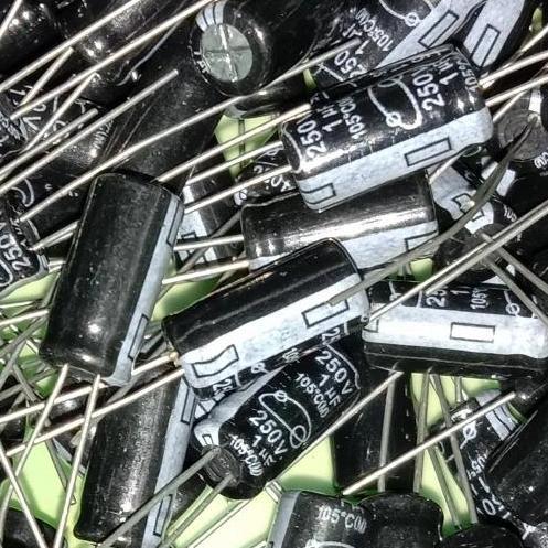 1UF 250V 1UF250V 1.250 POLAR CAPACITOR ELKO KAPASITOR POLAR PCMED