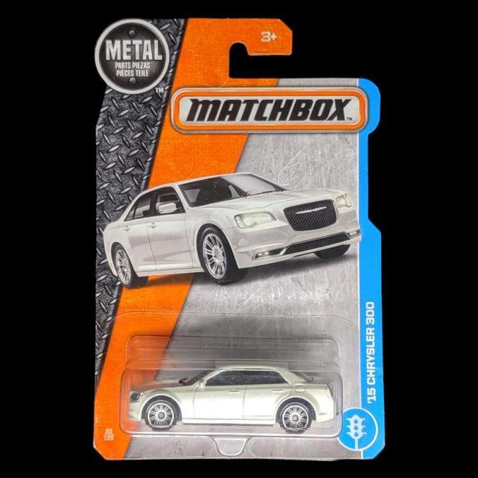 MATCHBOX 15 CHRYSLER 300 PUTIH RG99