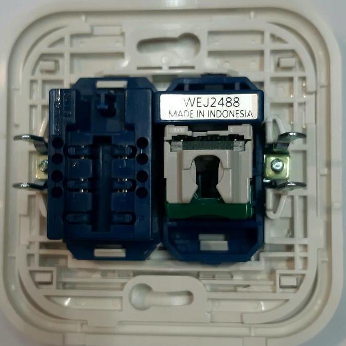 Panasonic Outlet Data Cat.5e + Outlet Telephone