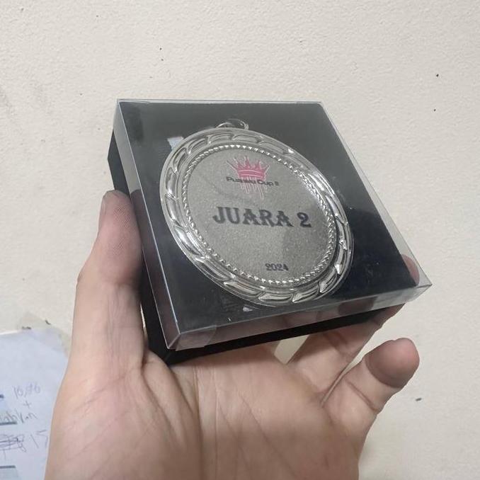 Box Medali Mika / Kotak Medali / Box Packaging Mendali Hitam Merah