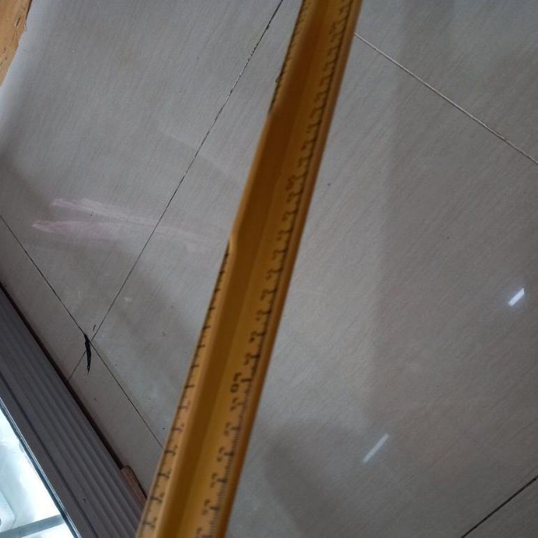 Penggaris/Jidar 1M Plastic Per 1Pc