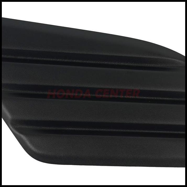 DISKON GARNISH BUMPER DEPAN KANAN JAZZ RS 2009 2010 2011 