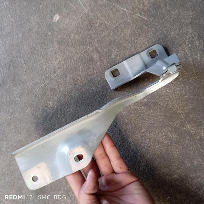 HINGE HOOD ENGSEL KAP MOTOR / MESIN BAGIAN KANAN R CJR NISSAN GRAND LIVINA L10 ASLI COPOTAN COPOTAN