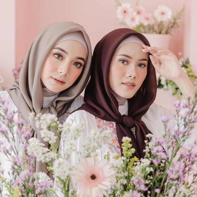 RIFANYHIJAB Bella Square Premium Wanita Muslim Jilbab Empat Pollycotton Plain Square
