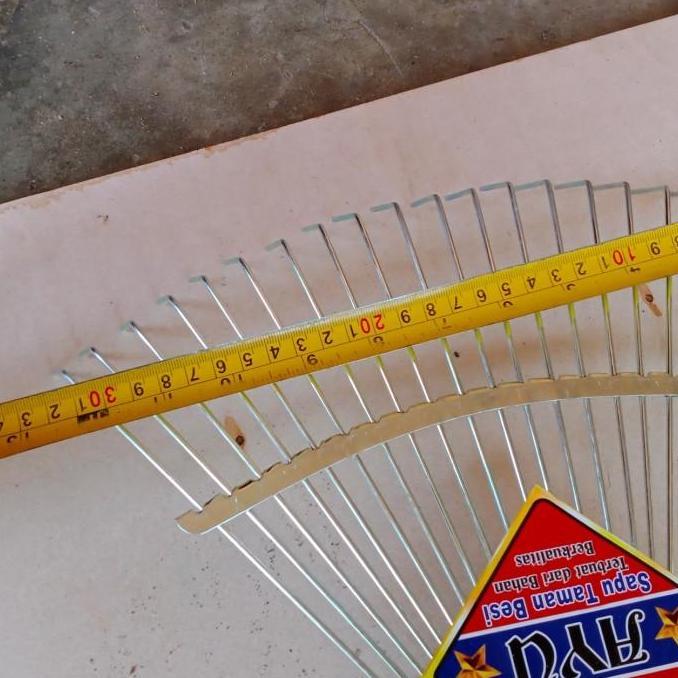 sapu taman besi/sapu garuk/sapu daun kering