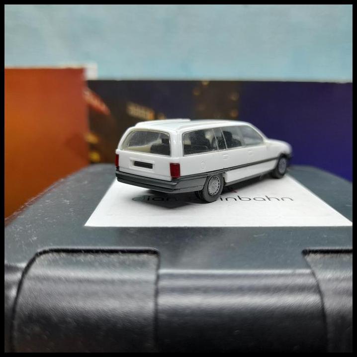 HOT DEAL HERPA SKALA 1:87 - OPEL OMEGA GLS PUTIH (HP195) 