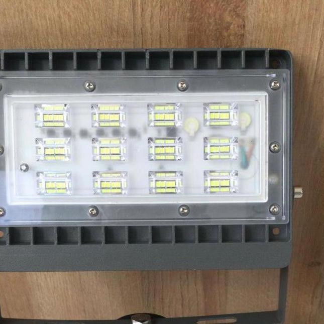 lampu sorot led 50 watt 50w model Philips lampu sorot led outdoor 50w