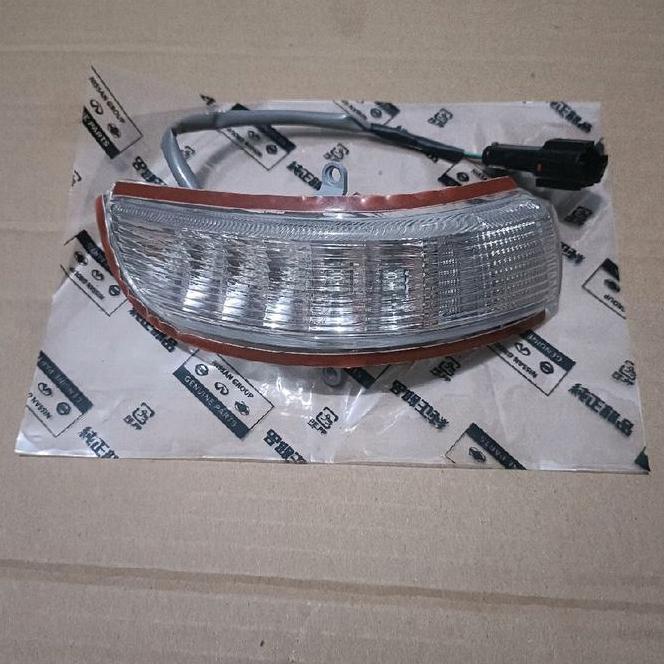 Lampu Sen Sein Spion Nissan Grand Livina