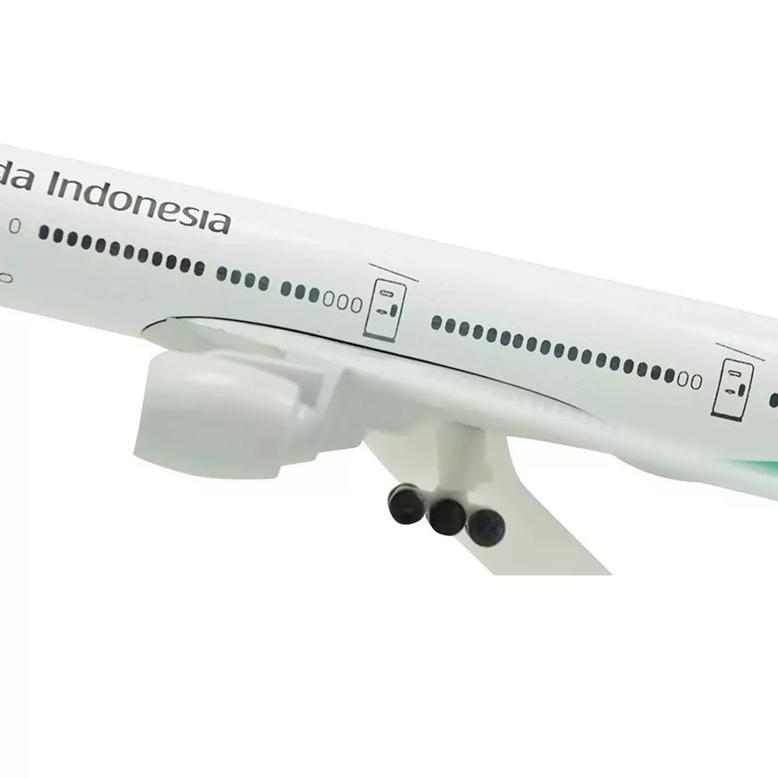 terbaru [garansi] miniatur diecase pesawat garuda 20 cm ada roda boing 777 1:200 kekinian