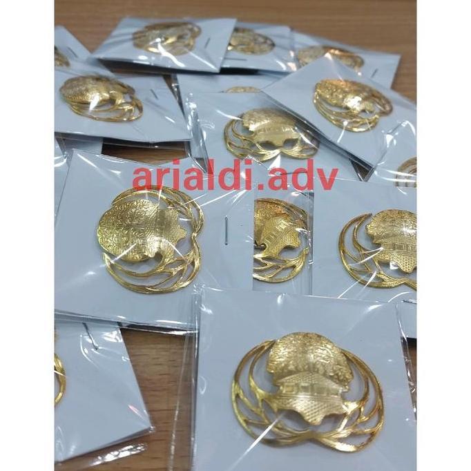 Pin korpri bolong kerancang kuningan eching sepuh emas magnet murah