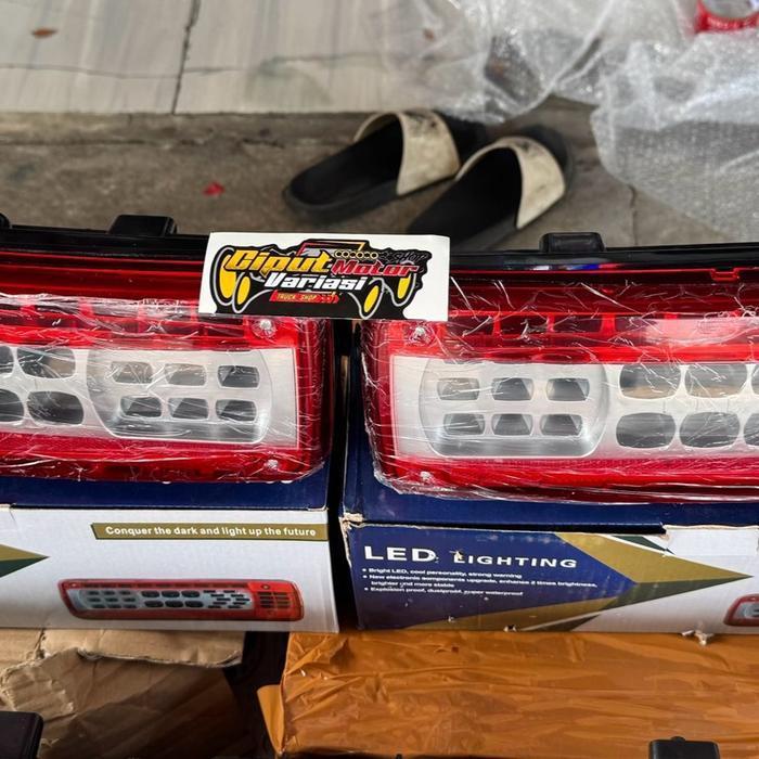 (2Pcs) Sepasang Lampu Stop Lamp Volvo Ori 12V/24V Lampu Rem Belakang Truk Volvo + Socket Canter Giga