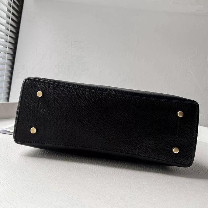 READY STOCK TAS C2621 Willow 30 Shoulder Bag in Leather Black murah
