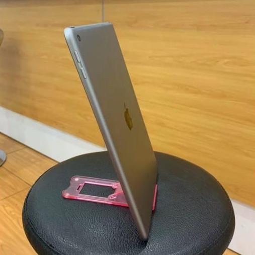 Second ORIGINAL iPad 6 / iPad 5 Generation wifi only REAL PICTURE 