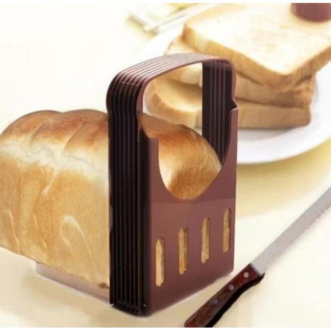 BLANCHENAM TOAST SLICER (Alat Bantu Pemotong roti)