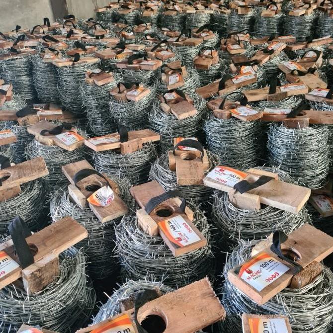 kawat duri baja / kawat duri macau