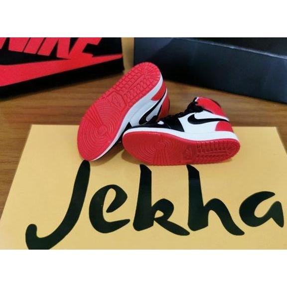 Air Jordan 1 HIGH SATIN BLACK TOE - 3D Sneakers Keychain Gantungan