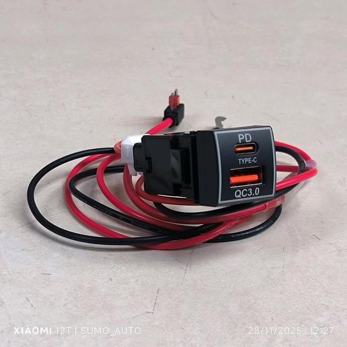 usb charger fast charging QC 3.0/PD casan hp mobil raize rocky camry 2018 new avanza xenia car charg
