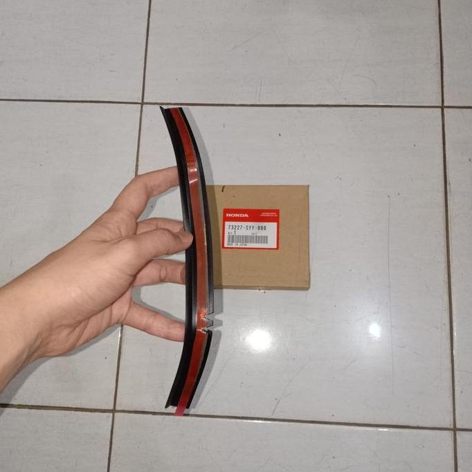 Seal / Karet Kaca Belakang Freed Genuine