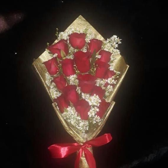 Handbouqet mawar merah kertas gold/bunga asli/bunga wisuda