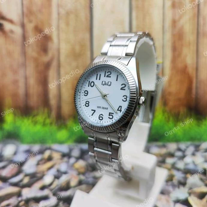 Ready  Jam Tangan Wanita Q&Q QnQ QQ Analog Rantai Silver QA65A Original