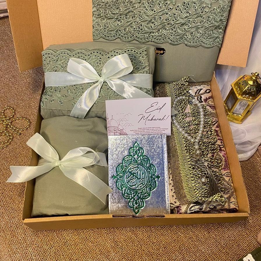 hot product paket lengkap b / hampers mukena sajadah tasbih quran seserahan 1 set gift box hadiah ka