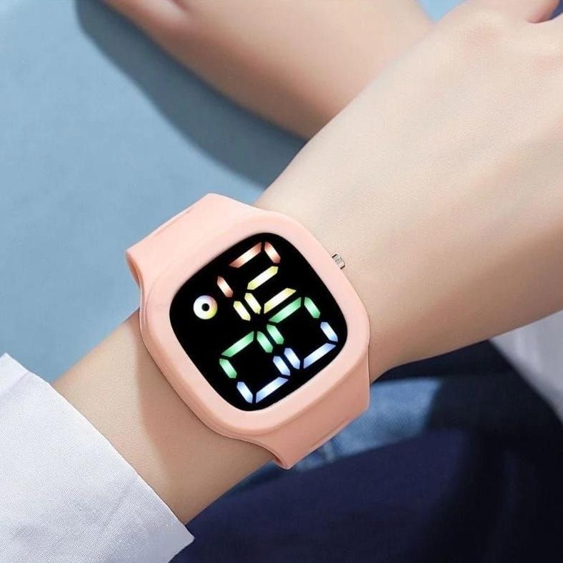 HIGH DEMAND Jam Tangan LED Digital Pria Wanita Tahan Air Jam Tangan Petak Besar Tali Rubber Sporty