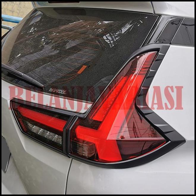 TERLARIS XPANDER 2022 XPANDER CROSS 2022 LAMPU BELAKANG GARNISH BLACK HITAM 