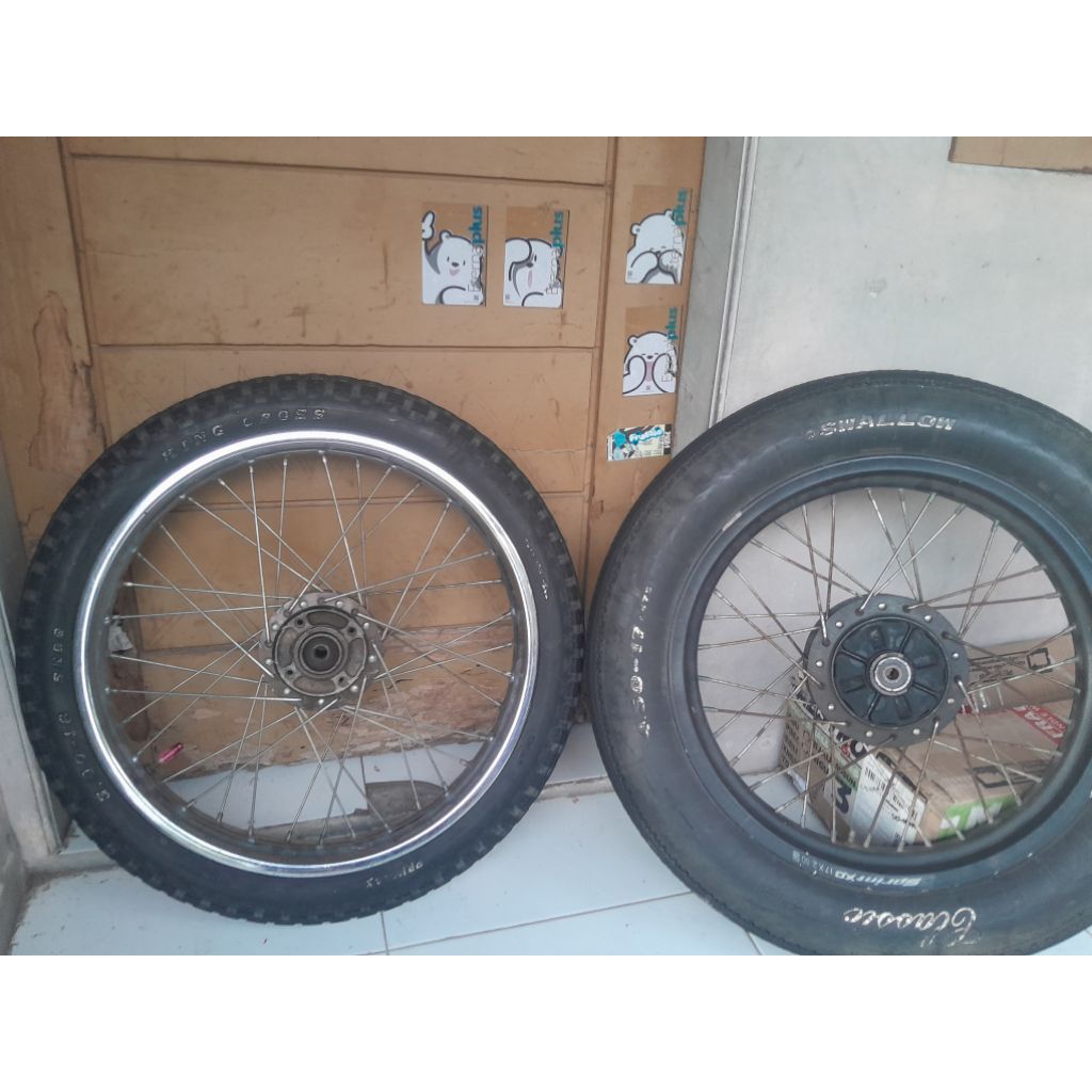 Satu set ban depan chopper