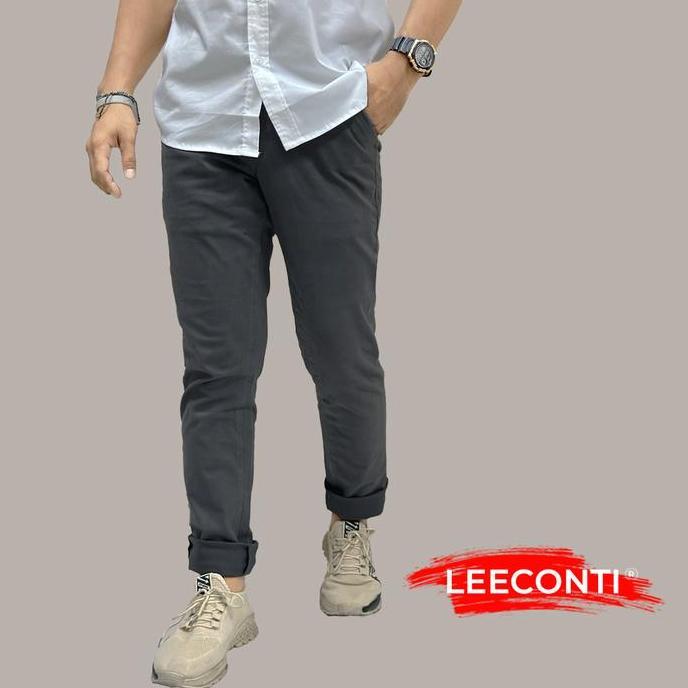Lee Conti Celana Panjang Pria Chinos Stretch District