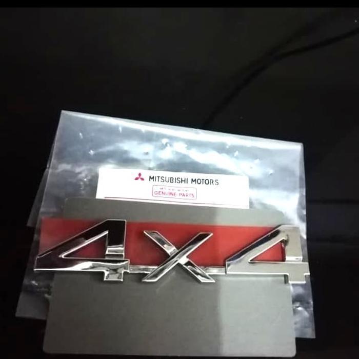 EMBLEM 4X4 MITSUBISHI PAJERO TRITON ORIGINAL DAN TERPERCAYA