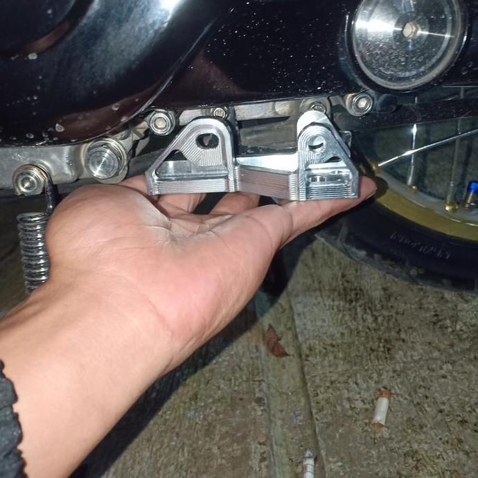 Breket Pegangan Selang Rem Belakang Cnc Mio