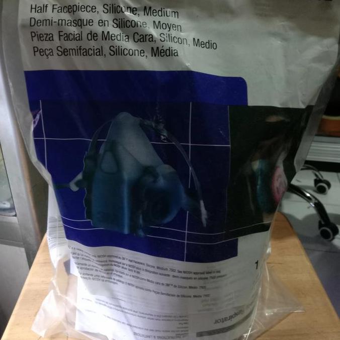 Orinal Masker 3M 7502 - Masker 7502