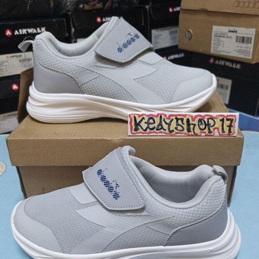 Sepatu Olahraga Anak Diadora Nexus Jr Grey Original Resmi Sport Station