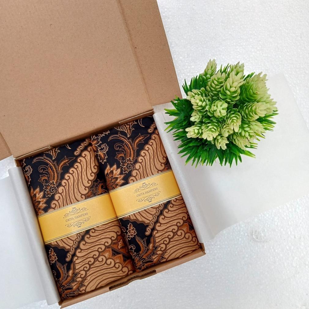 Kado Nikahan / Kado Pernikahan / Hampers Wedding Gift Kain Batik Sarimbit Couple Batik Jogja