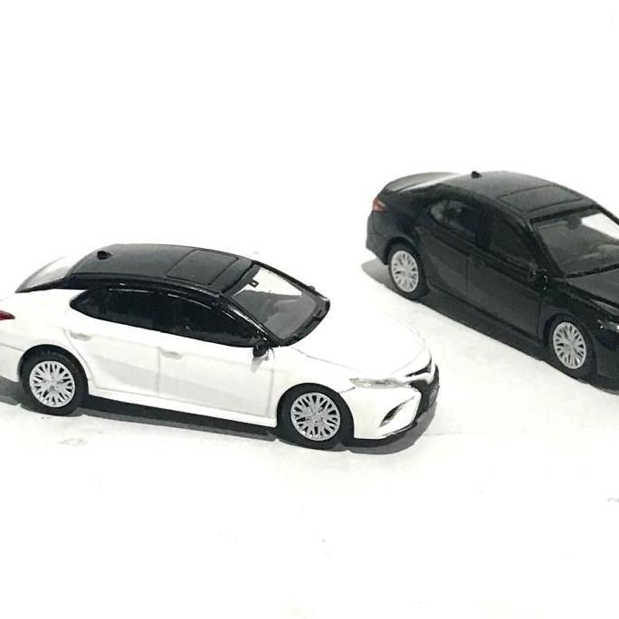 Miniatur Diecast Toyota camry skala 1:64 Loose