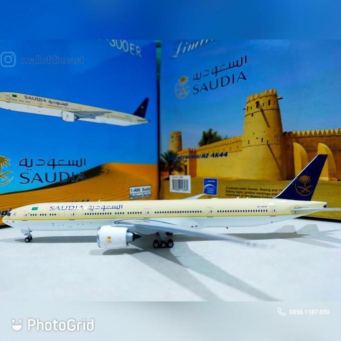 Saudia B 777-300er HZ-AK44 Phoenix 1:400